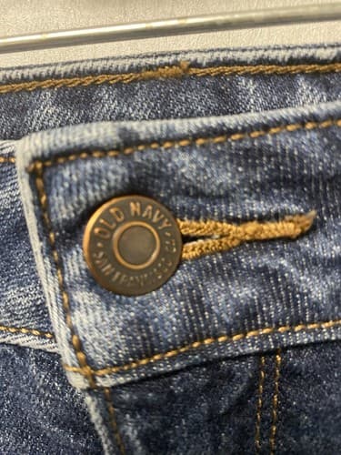 Old Navy Size 22 High-Rise O.G. Straight Secret-Smooth Pockets Roll Cuff Shorts - Thumbnail 4