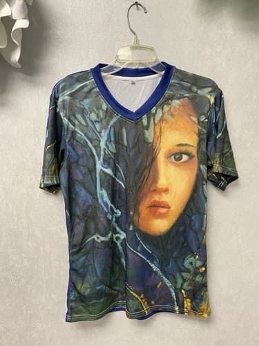 Blue Multi T-shirt Size Large - Image 1