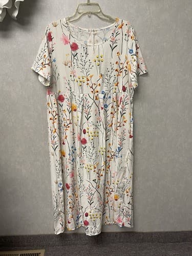 White Floral Shift Dress Short Sleeve Pockets Maxi Sz XL - Image 1