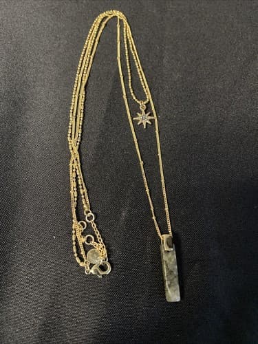 Vintage Elizabeth and James Pendant Necklace - Image 1