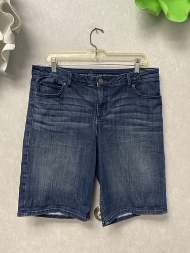 Simply Vera Vera Wang Denim Short Size 12 Mid Rise Stretch Women's - Image 1