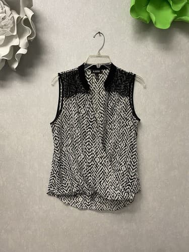 A. Byer Black And White Sleeveless Blouse Size Large - Image 1