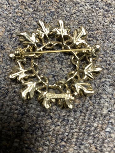 Vintage Sarah Coventry 1960s silver and gold tone leaf wreath brooch - Thumbnail 6