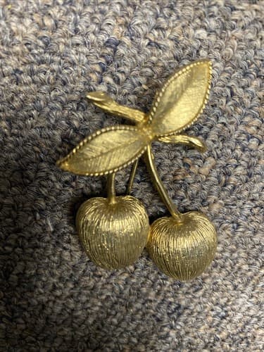 Vintage Sarah Coventry Golden Cherries Brooch, Gold Plated, 1966 - Thumbnail 3