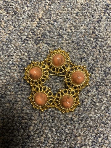 Vintage Sarah Coventry Valencia Brooch Pin Simulated Coral Gold Tone Wreath - Image 1