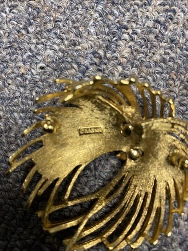 Vintage Monet Brooch Gold Tone - Thumbnail 5