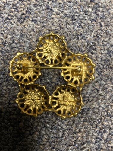 Vintage Sarah Coventry Valencia Brooch Pin Simulated Coral Gold Tone Wreath - Thumbnail 4