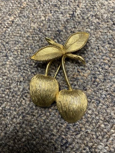 Vintage Sarah Coventry Golden Cherries Brooch, Gold Plated, 1966 - Thumbnail 2