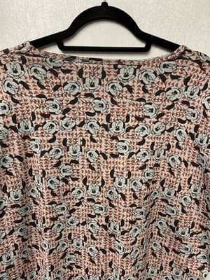 LuLaRoe Irma Grey/Red Disney - Minnie Highlow Top Size Small - Thumbnail 9