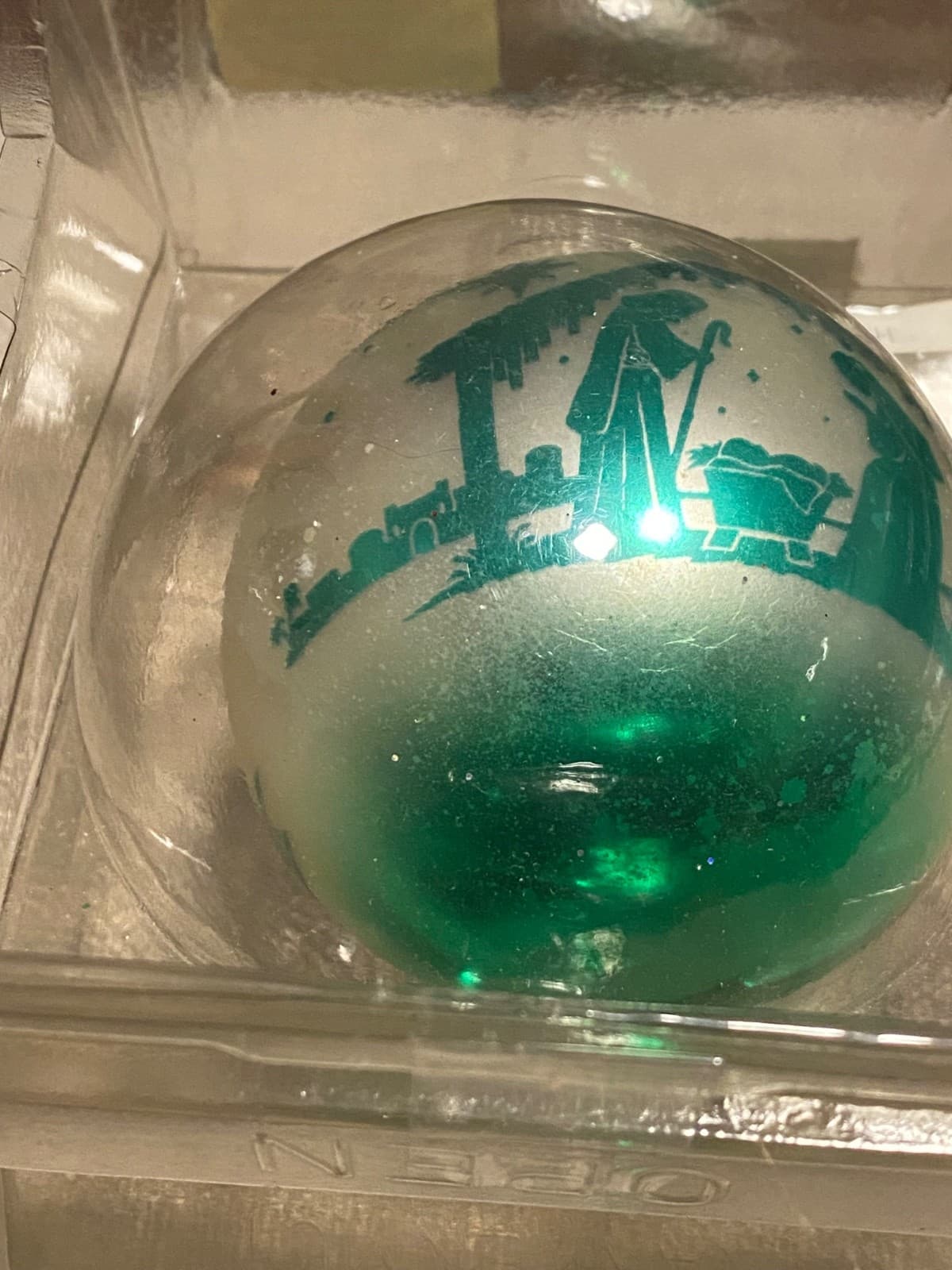 Bronner's Christmas Ornament Glass Ball Gathering At Manger 3" Bulb Vintage 1992 - Thumbnail 3