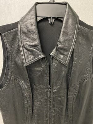 Black Leather Front Vest With Harley Davison Size Med Stretch Back - Thumbnail 2