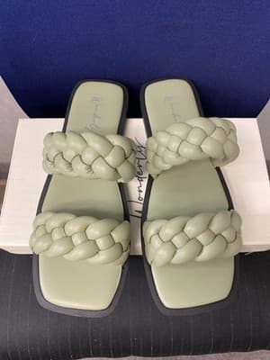 Wonderly Braided Straps Sage Size 9.5 M Ladies Sandals Gayle Collection - Image 1