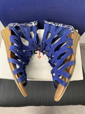 Minnetonka Navy Sandals Size 9 - Thumbnail 3