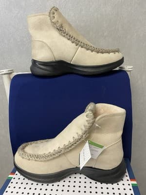 Flexus-Spring Step Beige Microsuede Boots Size 9.5/10 - Thumbnail 3