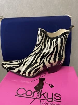 Corkys Zebra Print Rubber Booties Size 9 - Thumbnail 4