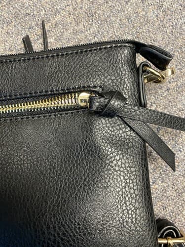 Black And Gold Multi Pocket Crossbody Bag With Adjustable Strap - Thumbnail 4