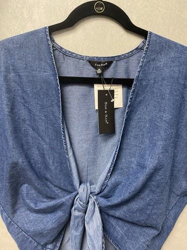 Sim & Sam Cropped Short Sleeve Tie up Top blue -NWT- Size M - Thumbnail 2
