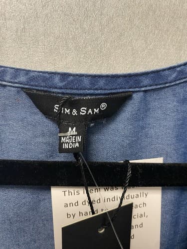 Sim & Sam Cropped Short Sleeve Tie up Top blue -NWT- Size M - Thumbnail 3