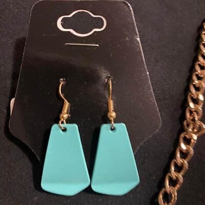 Green 2pc Medal Necklace Set - Thumbnail 3