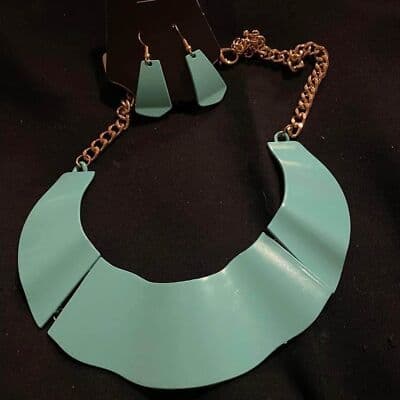 Green 2pc Medal Necklace Set - Thumbnail 2