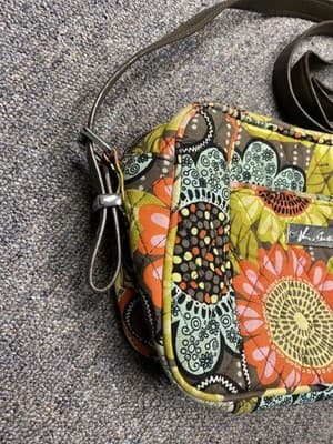 ❤️ VERA BRADLEY Flower Shower Frannie Crossbody Floral Bag Faux Leather Strap - Thumbnail 4