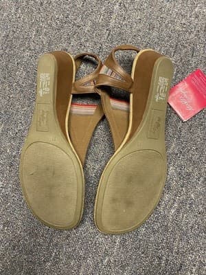 DexFlex Comfort Women's size 9 Multi Colored Striped Thong Heeled Sandal (L1) - Thumbnail 4