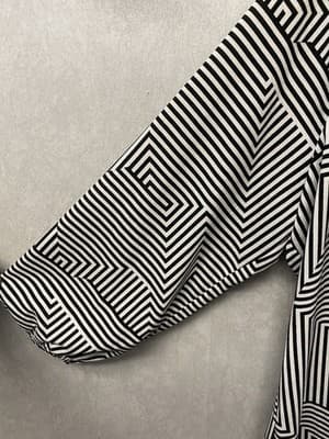 Milano Womens Tunic Blouse Black White Striped V Neck Pleated 3/4 Sleeves Size L - Thumbnail 4