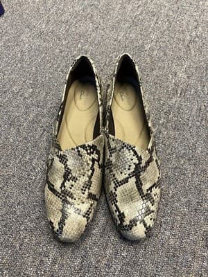 Clarks Collection Womens Juliet Palm Taupe Snake Print Loafers Size 7.5 - Image 1