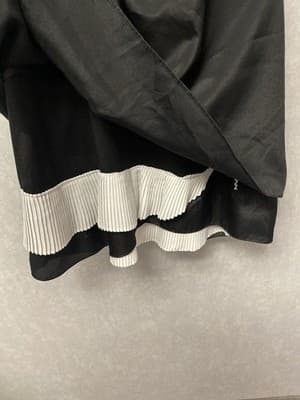 Fun & Flirt Black White Tiered Open Racerback Tank Womens Size Large - Thumbnail 3