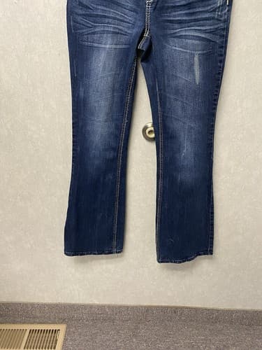 Love Nation Boot Cut Jeans 6 Rhinestone Snowflake Embroidery Stretch Size 6 - Thumbnail 3