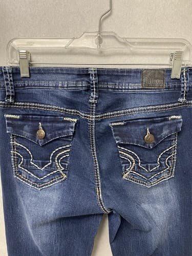 Love Nation Boot Cut Jeans 6 Rhinestone Snowflake Embroidery Stretch Size 6 - Thumbnail 8