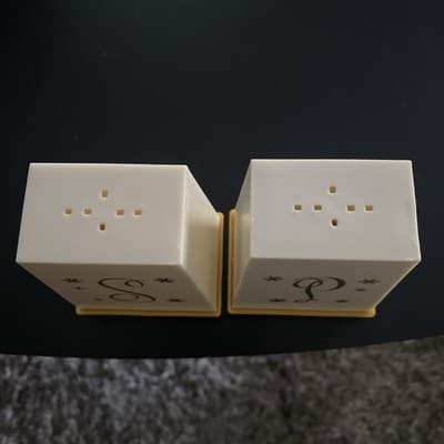 Mid Century Modern Atomic Starburst Salt & Pepper Shaker Set - Thumbnail 3