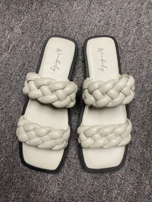 Wonderly Cream Sandals Women's Size 9.5 New In Box Flip Flops Braided Strap