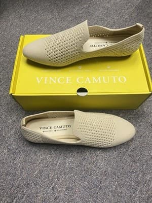 Vince Camuto Femils Bone washable knit flat shoe Size 9.5