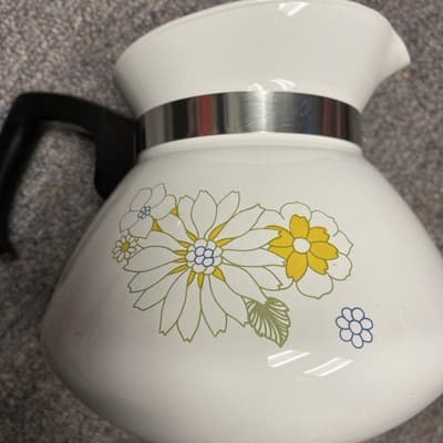 Vintage *Floral Bouquet* Corning Ware 6 Cup Coffee/Tea Pot w/out Lid - Thumbnail 2