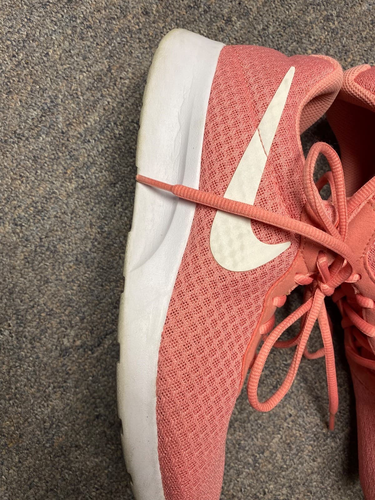 Nike Tanjun Pink lava glow performance running athletic shoe Size 9 - Thumbnail 6