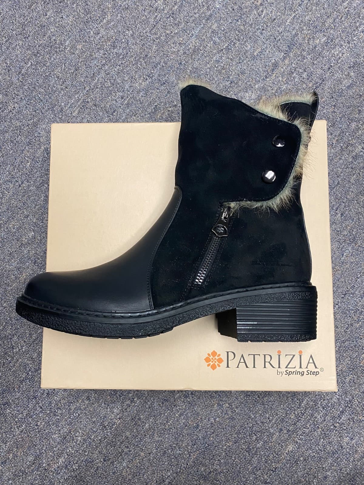 Women Patrizia Saige Black Faux Fur Winter Boots New Size 9.5/10 - Thumbnail 2