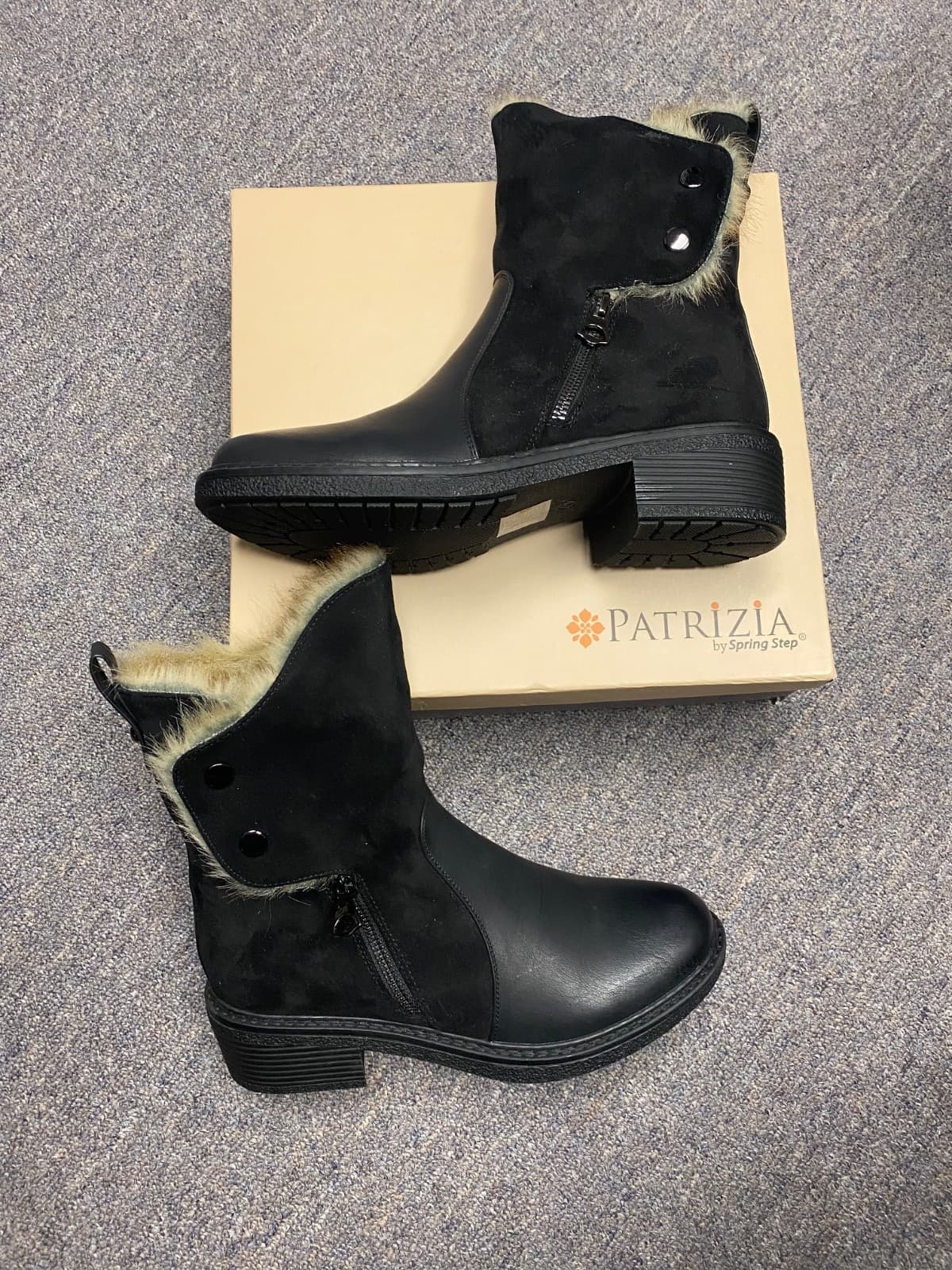 Women Patrizia Saige Black Faux Fur Winter Boots New Size 9.5/10