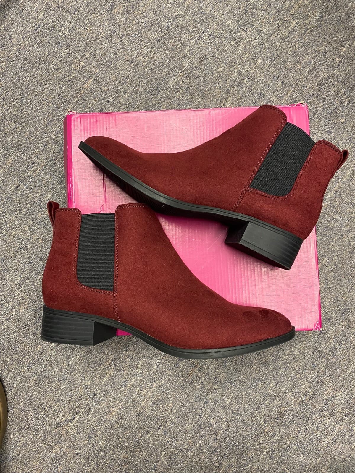 So Memory Foam Burgundy Ankle Boot 9 1/2 Med