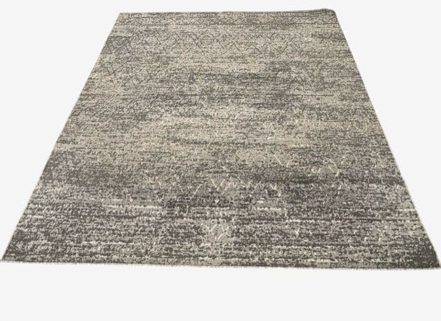 Safavieh Matisse Gray Rug - Image 1