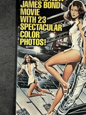 MOONRAKER Official Mag. (1979 Warren Pub) JAMES BOND 007 Ian Fleming BOND GIRL - Thumbnail 8