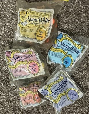 1992 McDonaldâs Happy Meal Toys Snow White and the Seven Dwarfs Lot of 5 - Image 1