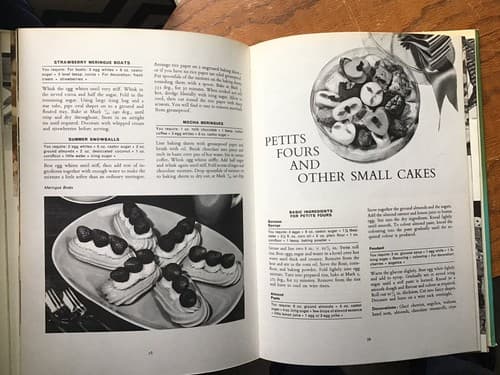 "Woman's Own" Book of Cake Decorating and Cake Making; (1967 Newnes) Reprint HC - Thumbnail 4