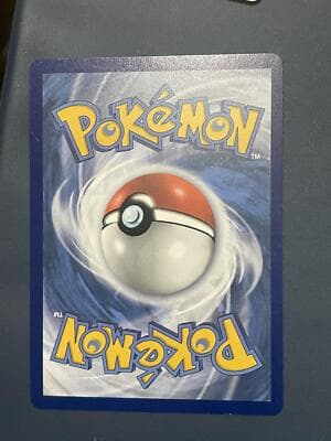 SWSH08: Fusion Strike #243/264 Spongy Gloves - Thumbnail 2