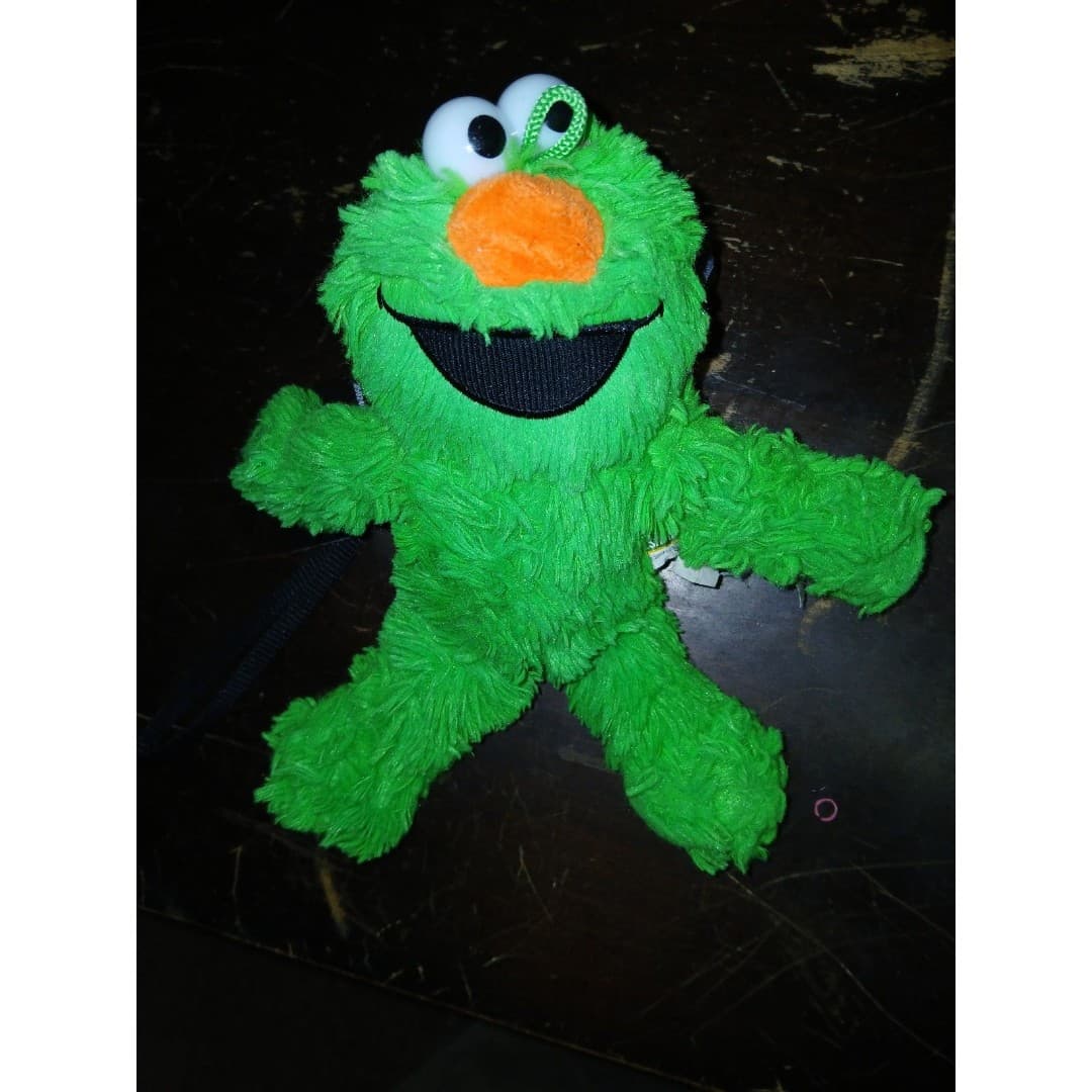 RARE 2017 Green Elmo Plush Not for Retail Sale Prize 9" Sesame Workshop 12117 - Thumbnail 2