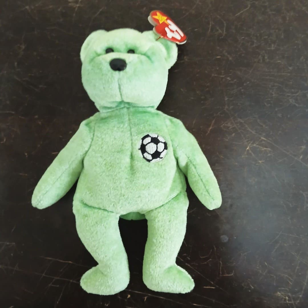 Ty Kicks soccer bear nwt 1999 vintage beanie babies