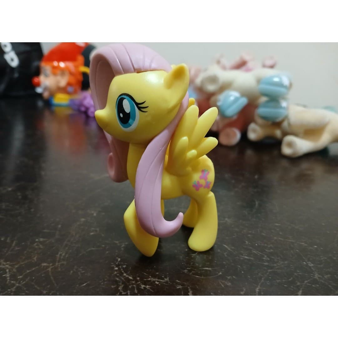My Little Pony: Friendship is Magic Hasbro's G4 (Generation 4) Fluttershy 2017 - Thumbnail 10