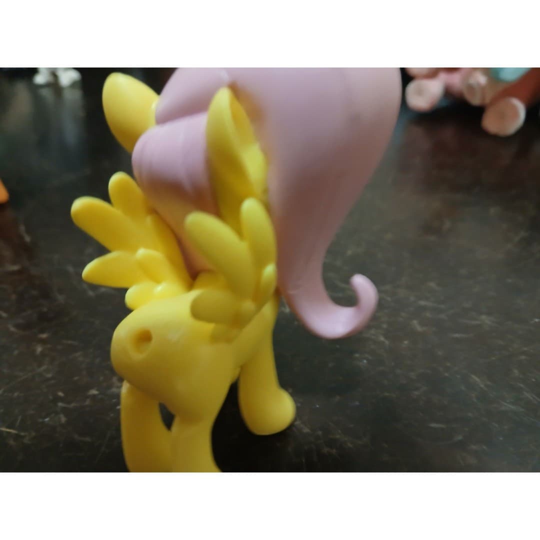 My Little Pony: Friendship is Magic Hasbro's G4 (Generation 4) Fluttershy 2017 - Thumbnail 5