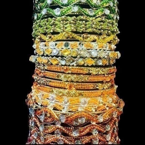 37x BULK LOT SILVER & GOLD TONE COLORFUL BANGLE BRACELETS Jewelry Red Green Blue - Thumbnail 2