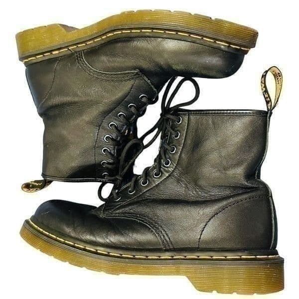 DR. MARTENS The Original Black Lace Up Classic Leather Combat Boots Men’s Size 9 - Thumbnail 3